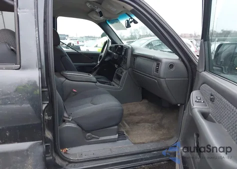 2003 Chevrolet Avalanche 1500 из США, поврежденный, VIN 3GNEC13T73G188841